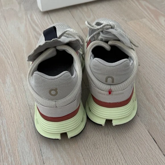 On cloud Running sneakers - Picture 3 of 6